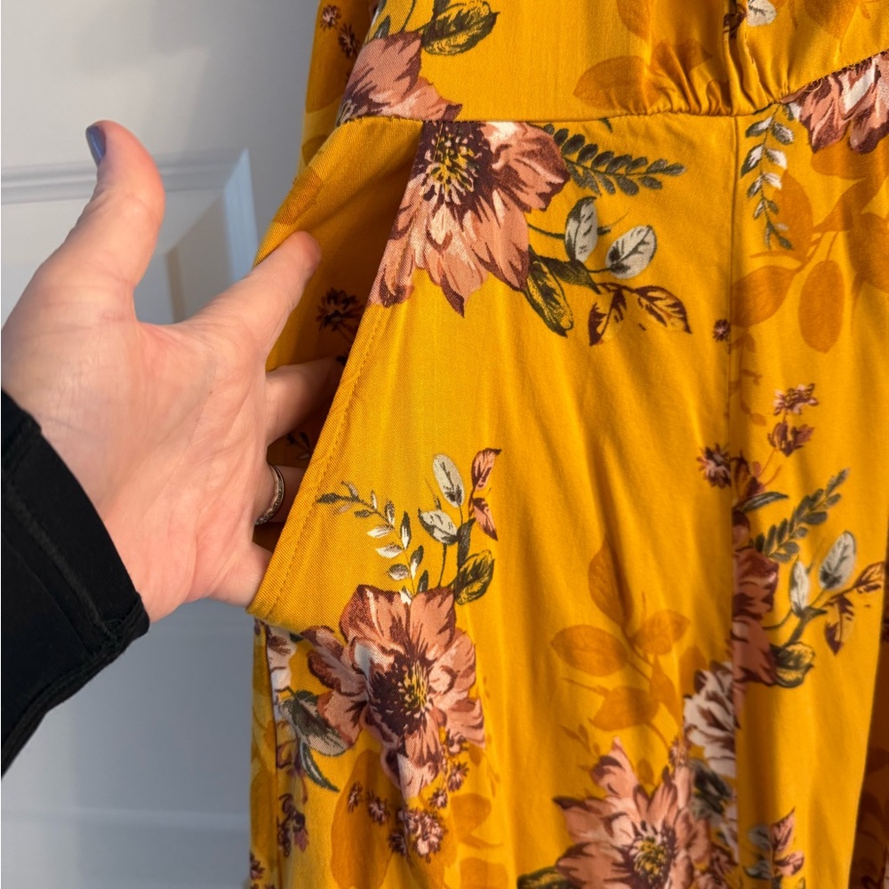 Torrid  women’s Dress Mustard Floral High Low Dress Zise 1 - Picture 4 of 6